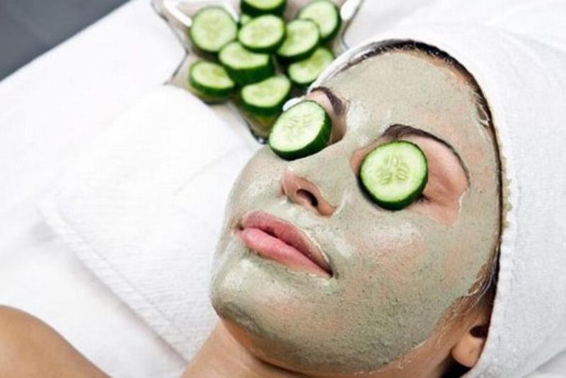 Chuẩn bị nguyên liệu đắp dưa leo tại nhà tươi ngon an toàn cho da mặt